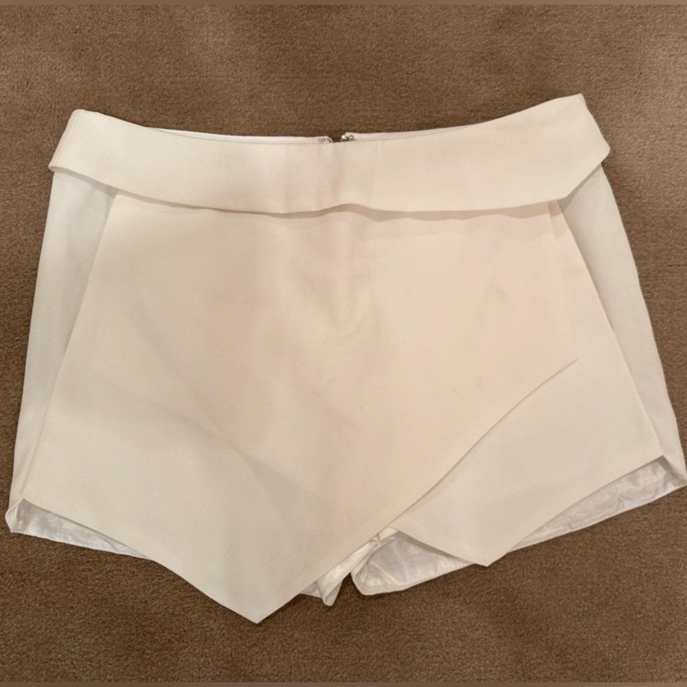 Forever 21 Cream Women's Skorts